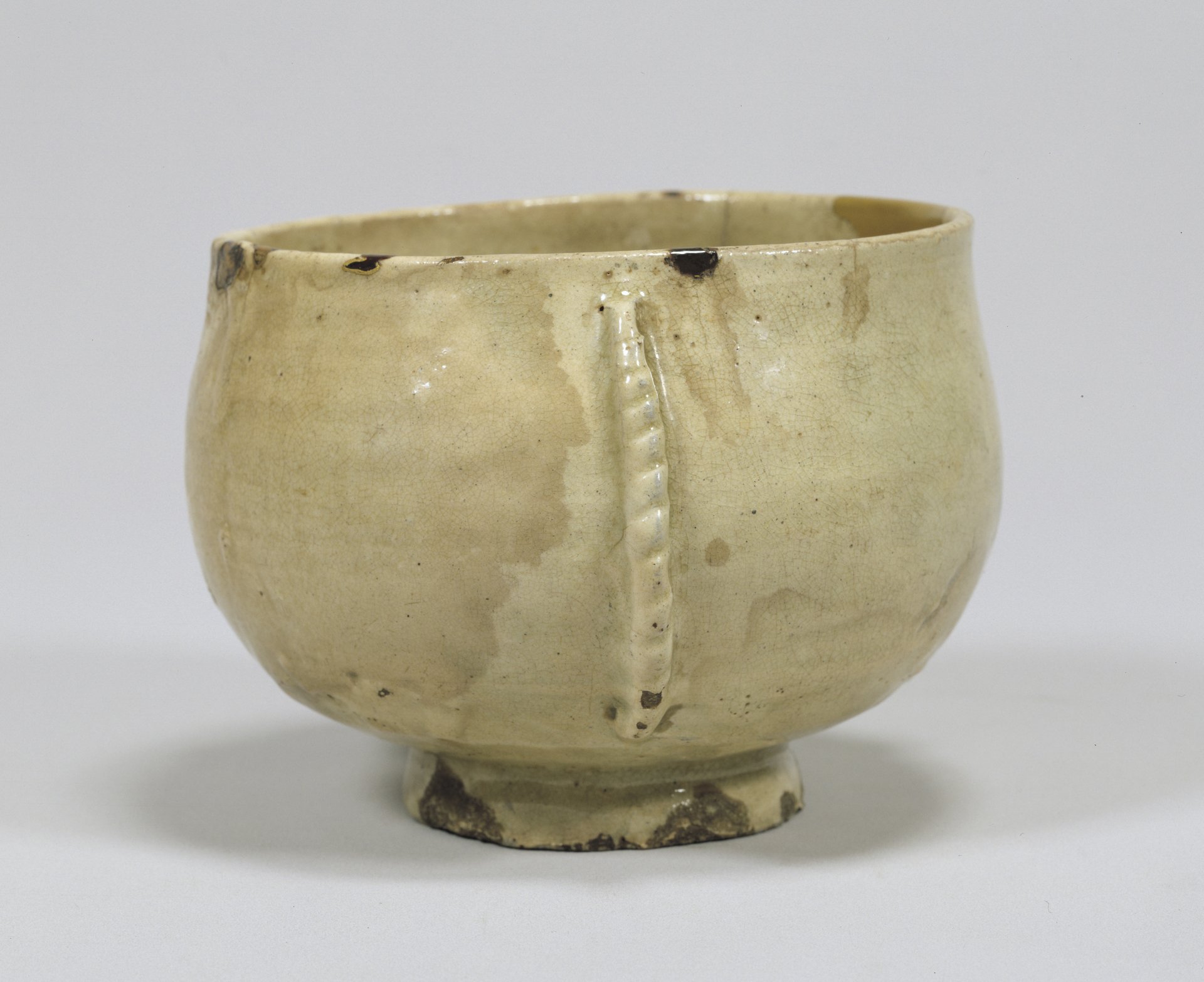 Tea Bowl with Brush Marks, Named "Murakumo (Gathering Clouds)"